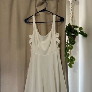 Elegant White Sleeveless Dress